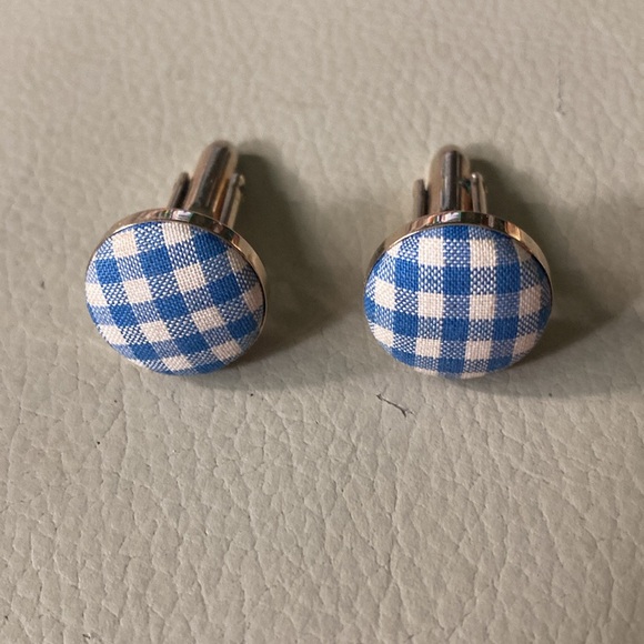 3 pairs of cuff links.  Very unique designs.  Sold as a set.  Vintage. - Picture 2 of 4